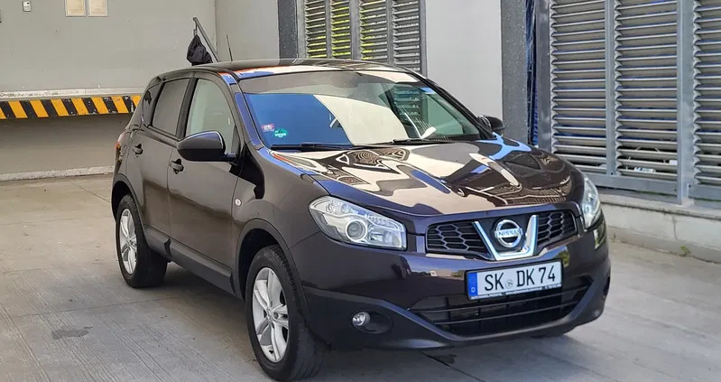podkarpackie Nissan Qashqai cena 39000 przebieg: 194569, rok produkcji 2013 z Gostyń